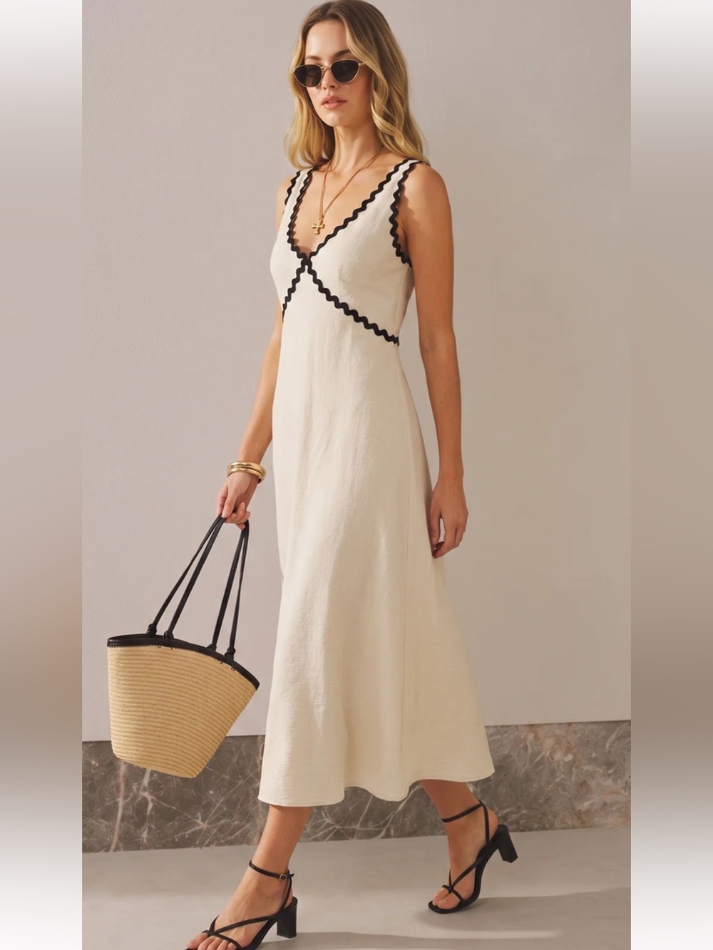 Commense Contrast Wavy Trim Sleeveless Maxi Dress